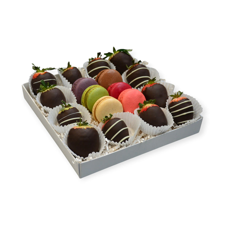 Strawberry & Macaron Gift Box