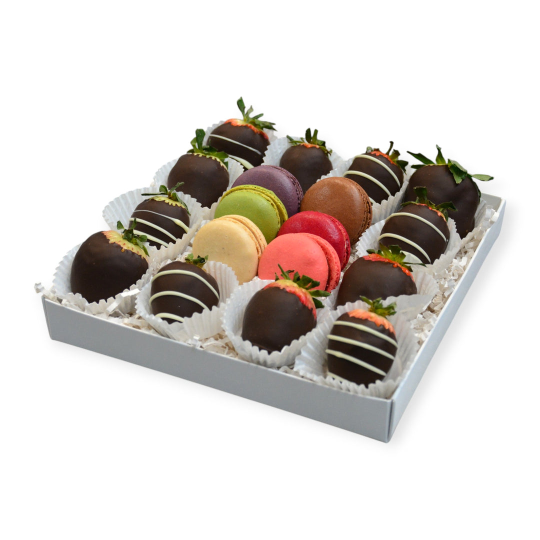 Strawberry & Macaron Gift Box