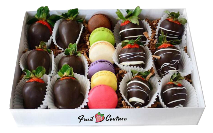 DIPPED STRAWBERRIES AND MACARON BOX SET